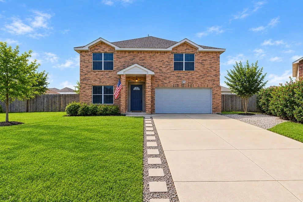 Unit for sale at 214 Hawthorne Court, Ponder, TX 76259