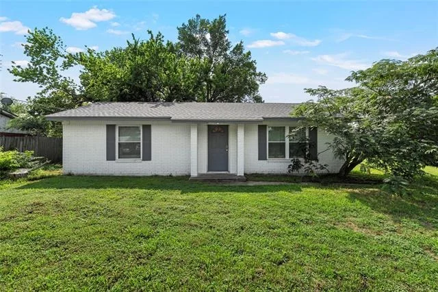 Unit for sale at 406 S Narcissus, Kosse, TX 76653