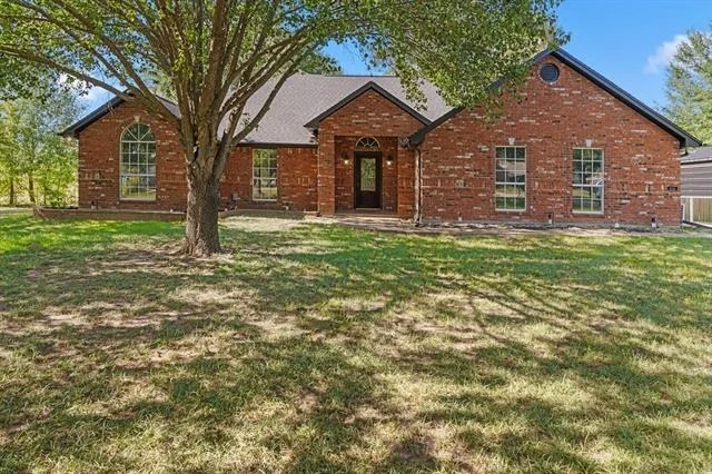 Unit for sale at 510 Oklahoma Street, Van, TX 75790