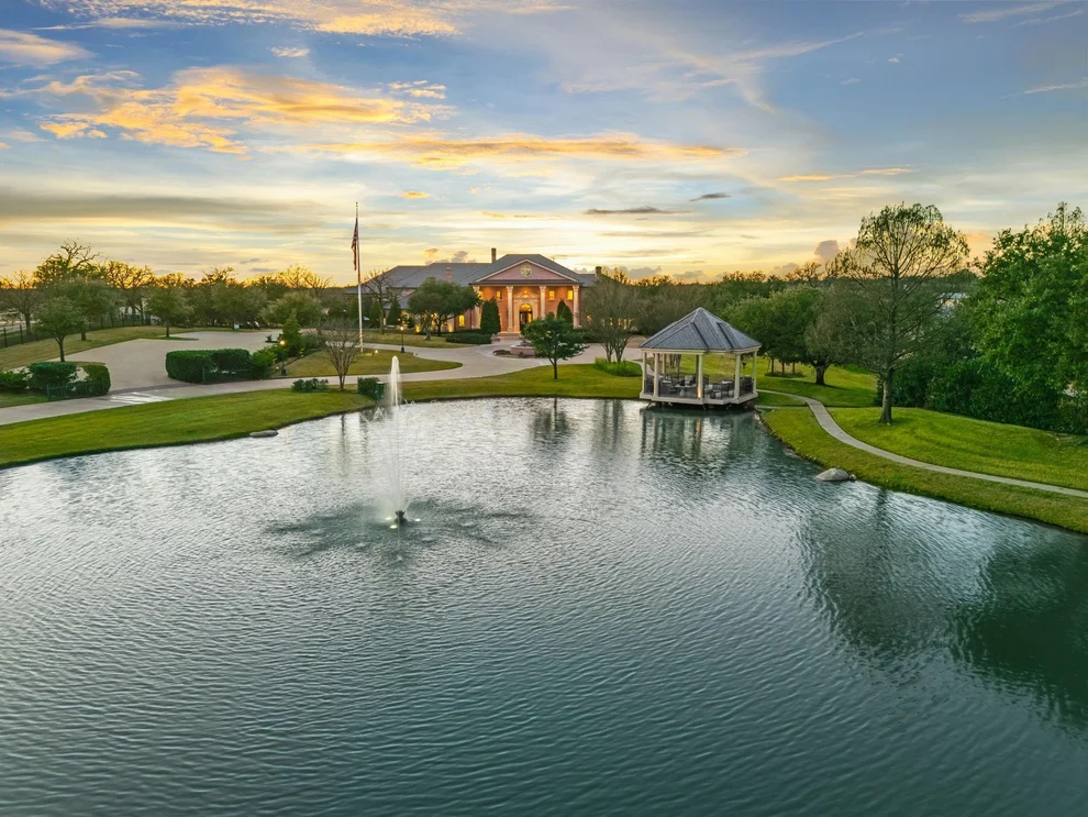 Unit for sale at 702 S White Chapel Boulevard, Southlake, TX 76092
