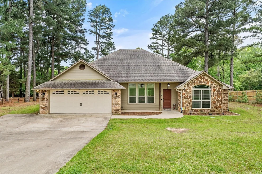 Unit for sale at 13553 Country Glen, Tyler, TX 75706