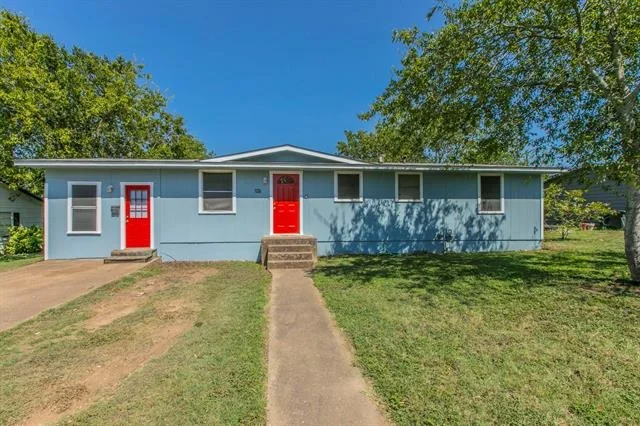 Unit for sale at 207 N Avenue U, Clifton, TX 76634