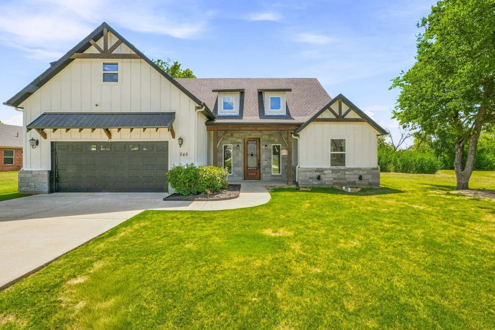 Unit for sale at 545 Mckittrick Court, Godley, TX 76044