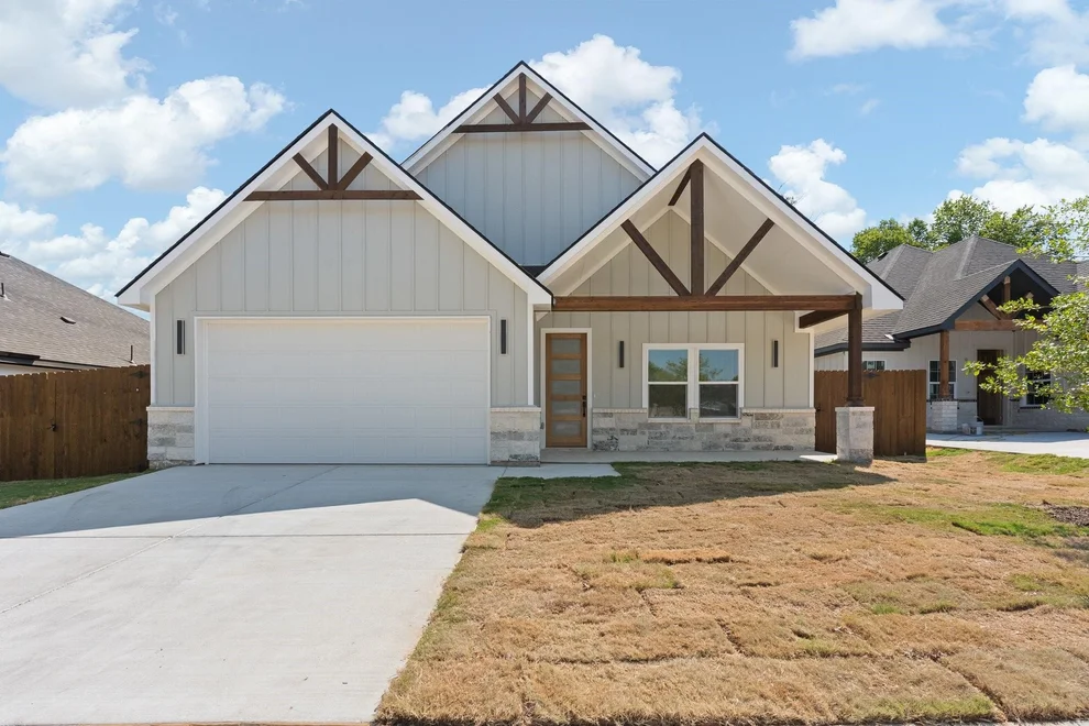 Unit for sale at 809 Tierney Road, Fort Worth, TX 76112