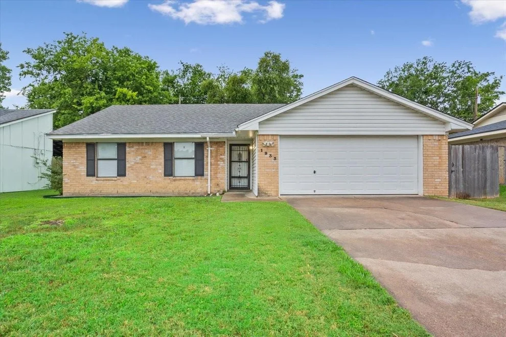 Unit for sale at 1933 Century Drive, Waco, TX 76712