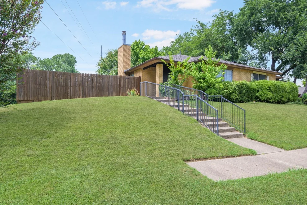 Unit for sale at 2114 Valleywood Drive, Arlington, TX 76013