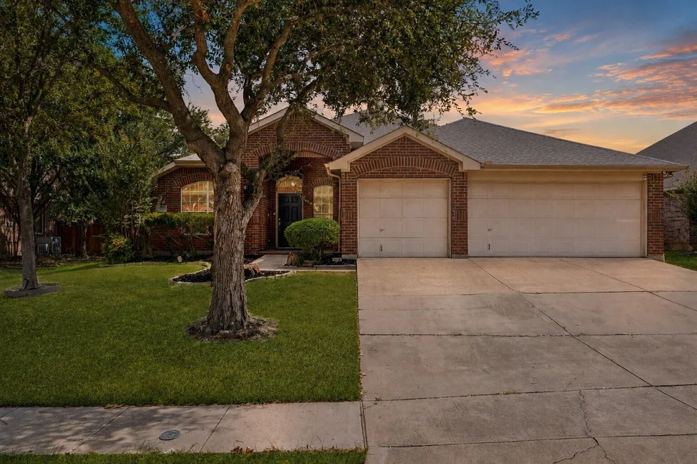 Unit for sale at 655 Campolina Drive, Grand Prairie, TX 75052