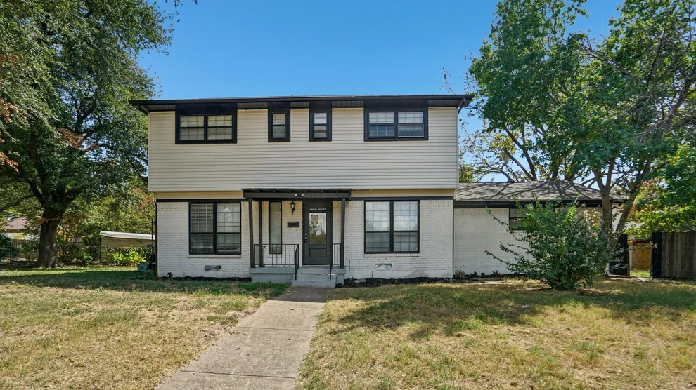 Unit for sale at 8036 Woodhue Circle, Dallas, TX 75228