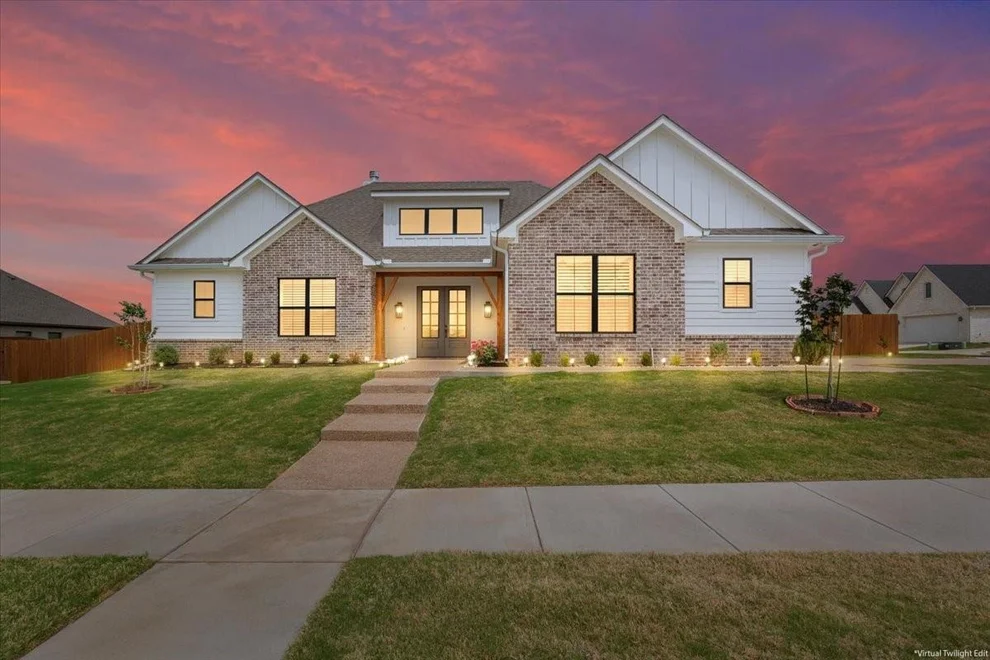 Unit for sale at 11011 King's Canyon, Woodway, TX 76712
