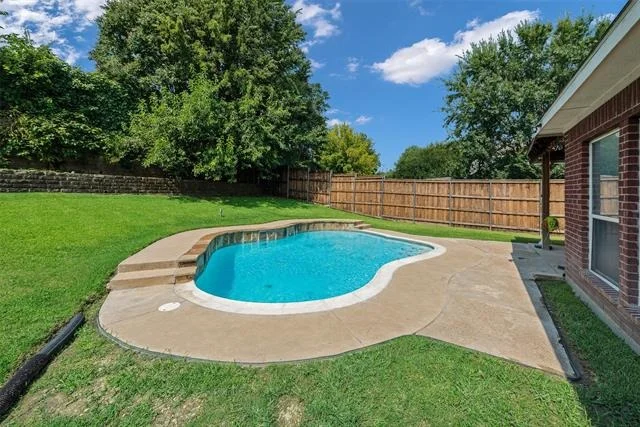 Unit for sale at 304 Adrian Court, Mesquite, TX 75150