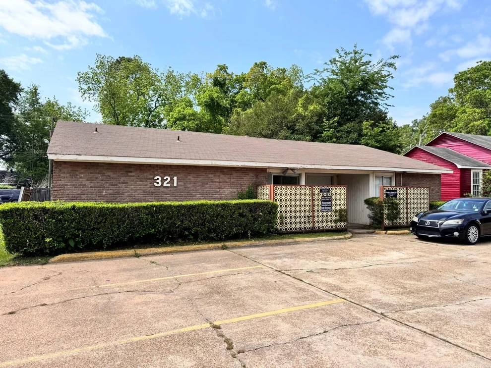 Unit for sale at 321 Southfield Road, Shreveport, LA 71105