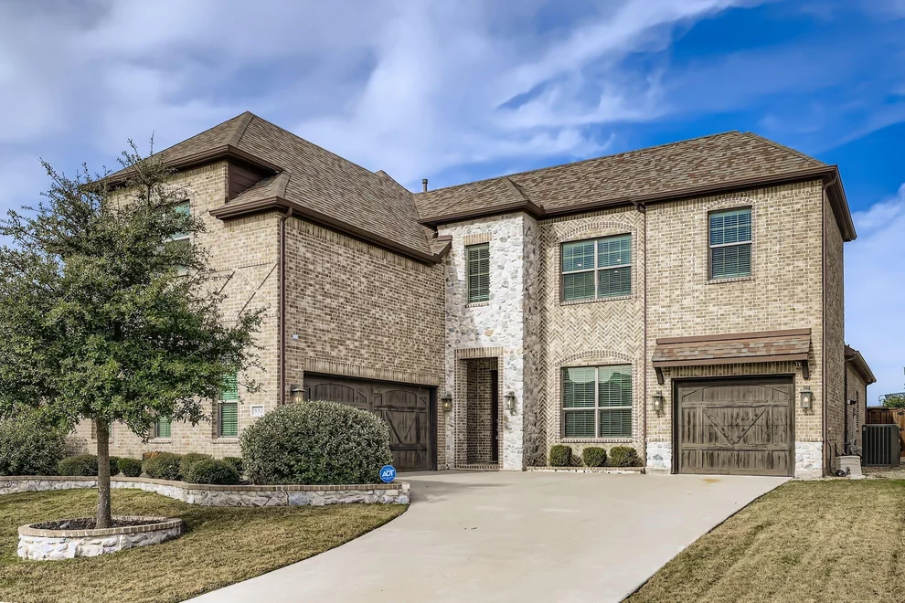 Unit for sale at 932 Hunters Creek Drive, Rockwall, TX 75087