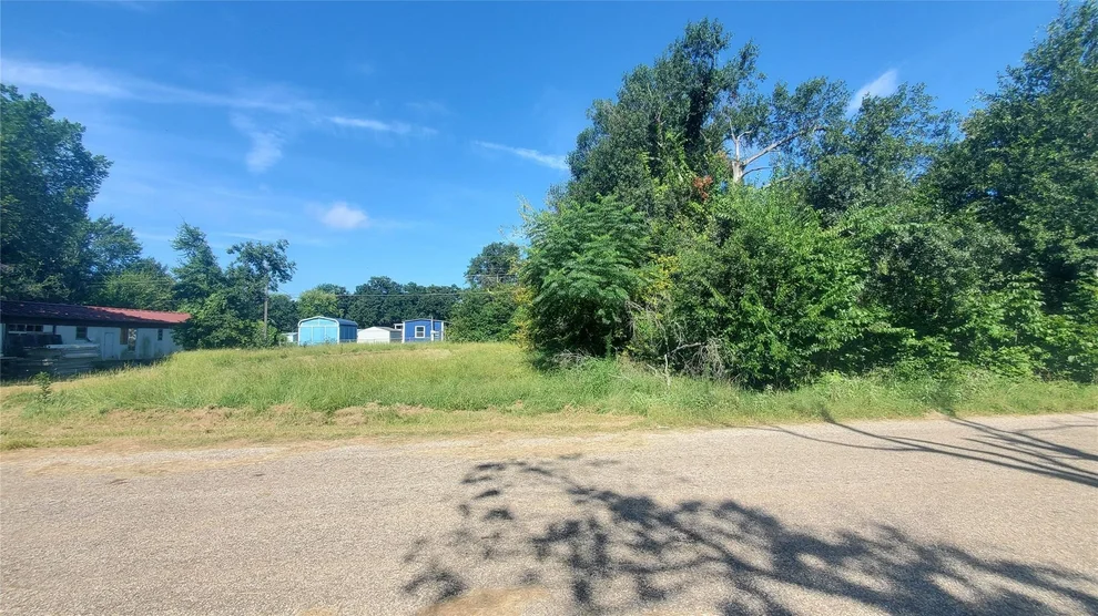 Unit for sale at 117 Osage Drive, Mabank, TX 75156