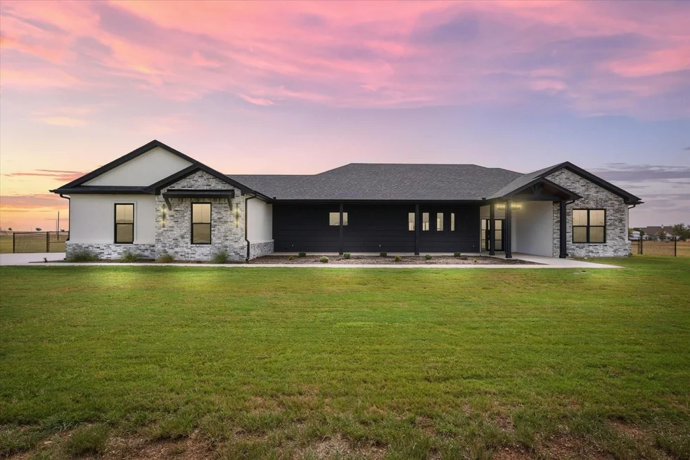 Unit for sale at 611 Willow Moon Ranch, Crawford, TX 76638
