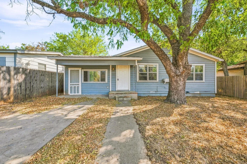 Unit for sale at 1397 N Estes Street, Stephenville, TX 76401