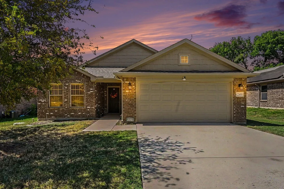 Unit for sale at 249 Walnut Bend Road, Springtown, TX 76082