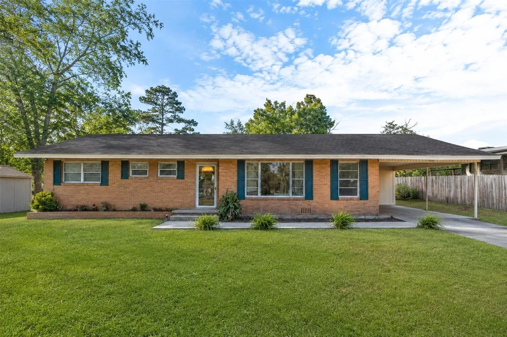 Unit for sale at 1100 Cedar Street, Teague, TX 75860