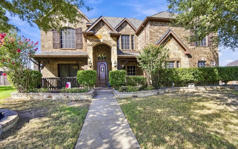 Unit for sale at 1861 Chuckwagon Drive, Midlothian, TX 76065