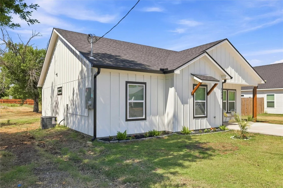 Unit for sale at 1609 2nd Street, Brownwood, TX 76801
