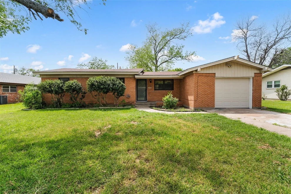 Unit for sale at 308 Catalina, Woodway, TX 76712