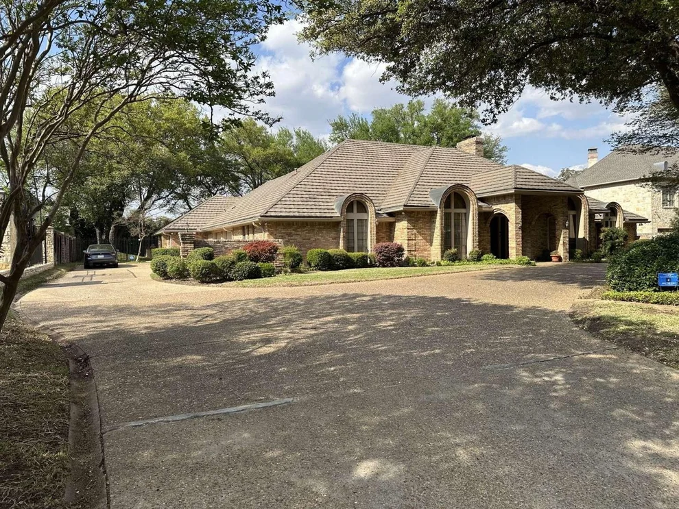 Unit for sale at 5321 Bent Tree Drive, Dallas, TX 75248