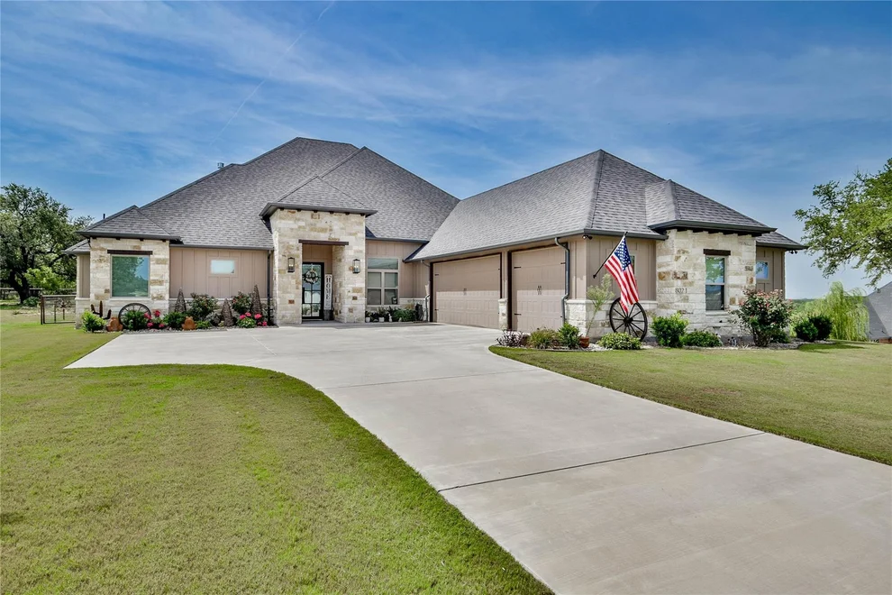 Unit for sale at 8021 White Drive, Granbury, TX 76049