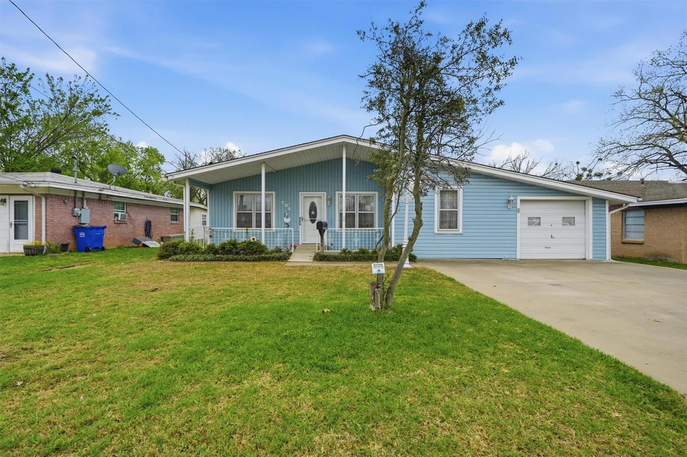 Unit for sale at 704 Abney Street, Whitesboro, TX 76273