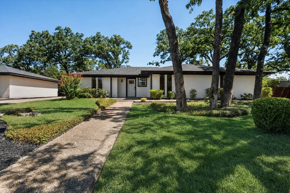 Unit for sale at 904 Northwood, Corsicana, TX 75110