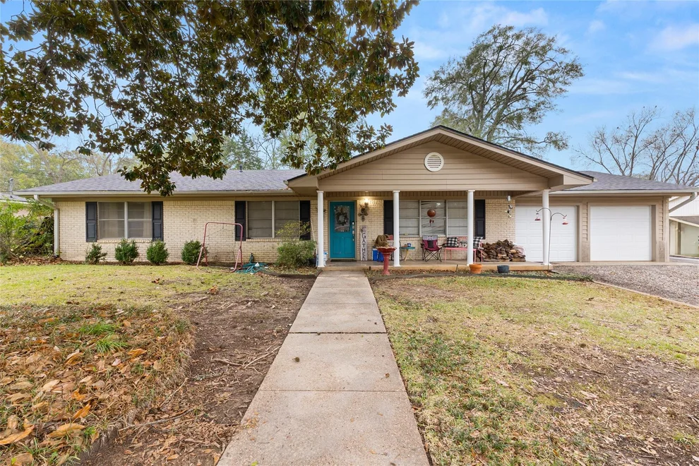 Unit for sale at 2510 Wychelm Drive, Kilgore, TX 75662