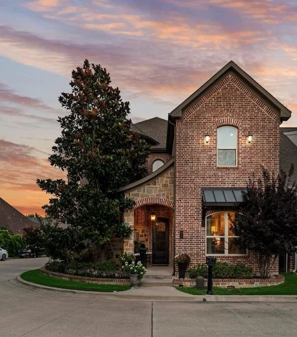 Unit for sale at 18307 Frankford Lakes Circle, Dallas, TX 75252