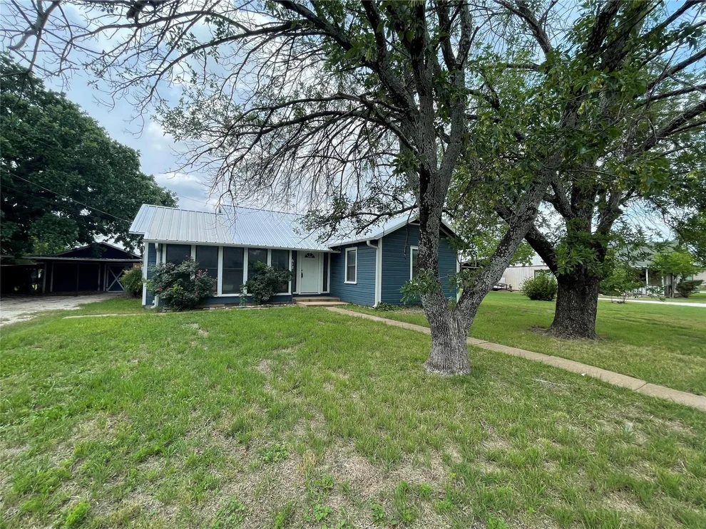 Unit for sale at 612 N Main Street, Graford, TX 76449