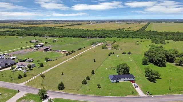 Unit for sale at 1528 County Road 697, Farmersville, TX 75442