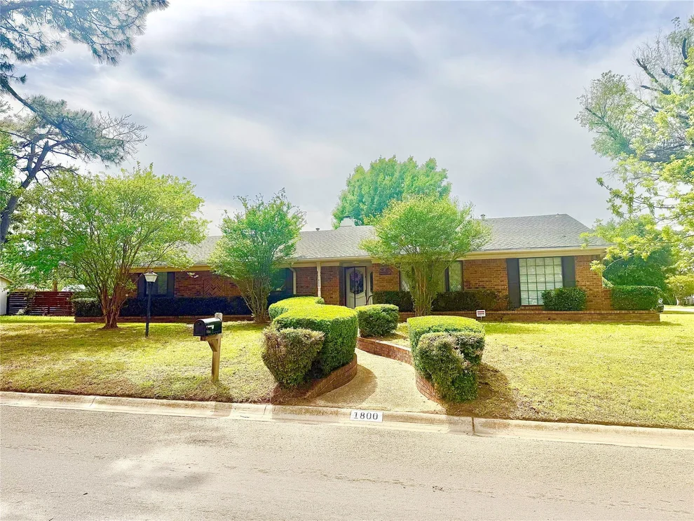 Unit for sale at 1800 Southridge Drive, Denton, TX 76205