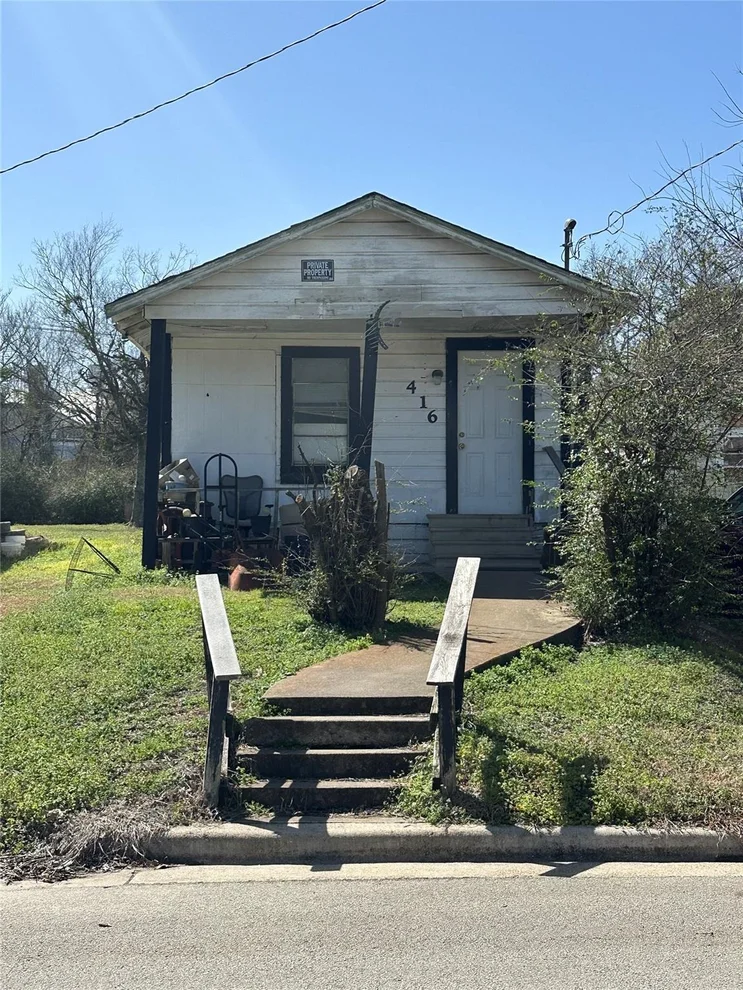 Unit for sale at 416 N 5th Street, Corsicana, TX 75110