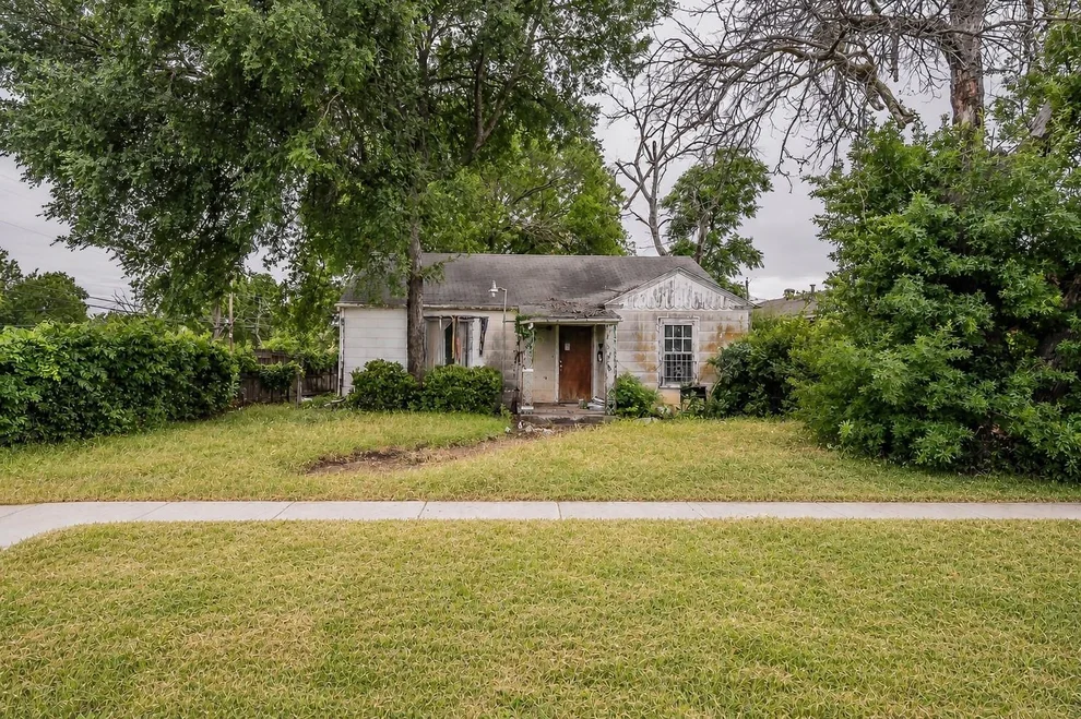 Unit for sale at 5801 Kilpatrick Avenue, Fort Worth, TX 76107