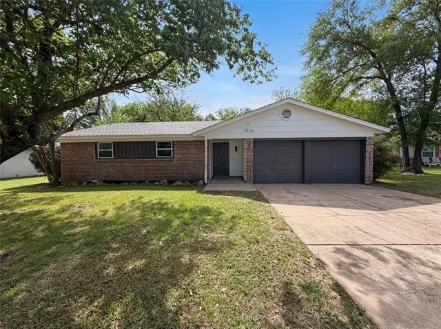 Unit for sale at 913 Jayellen Court, Burleson, TX 76028