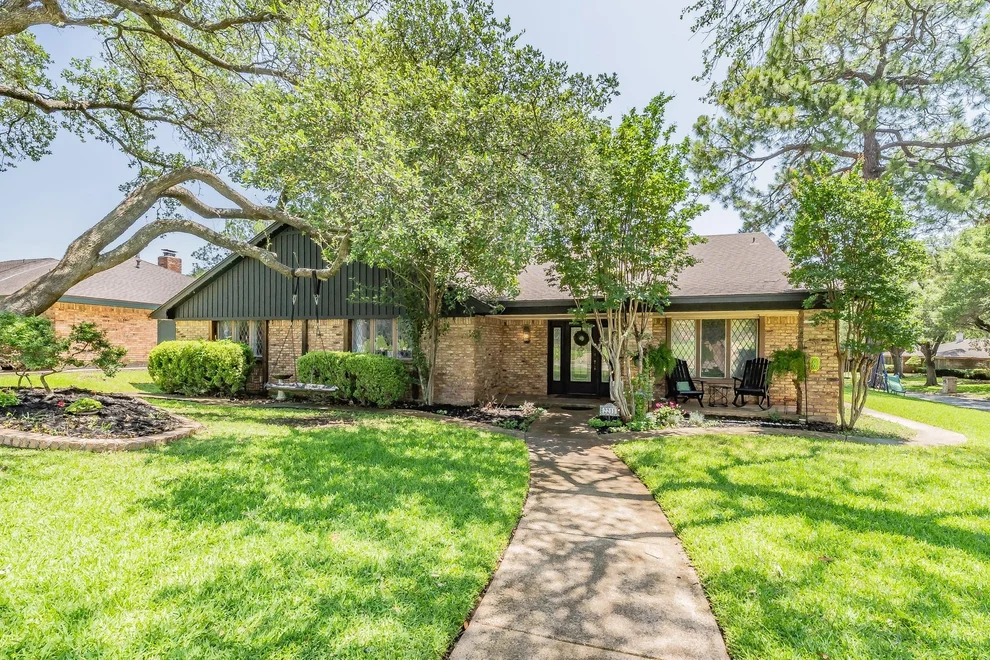 Unit for sale at 2211 Midhurst Drive, Arlington, TX 76013