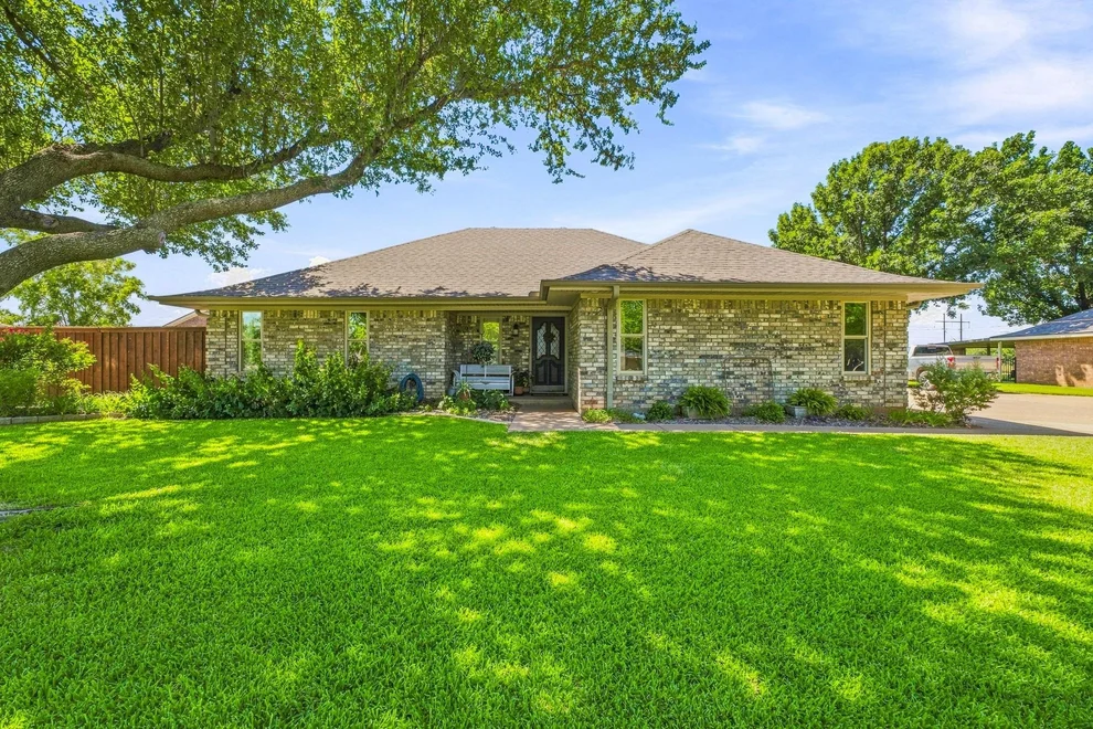 Unit for sale at 136 Chaparral Drive, Graham, TX 76450