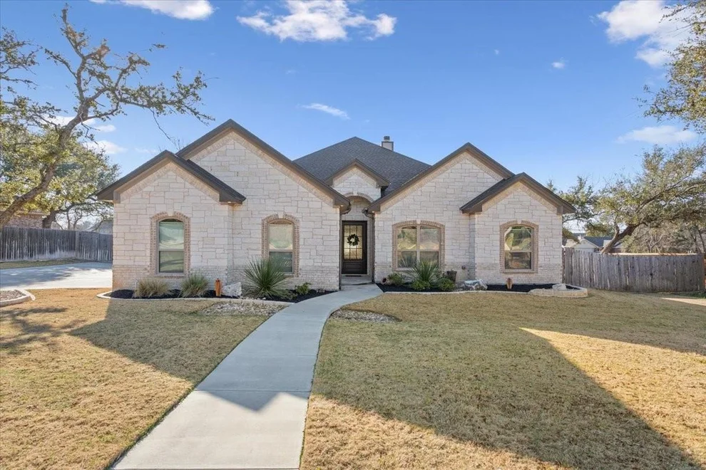 Unit for sale at 102 Rancho Del Lago Lane, Morgans Point Resort, TX 76513