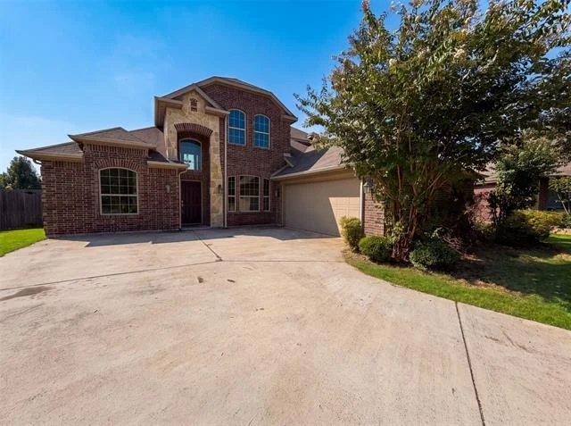 Unit for sale at 204 Janice Court, Glenn Heights, TX 75154