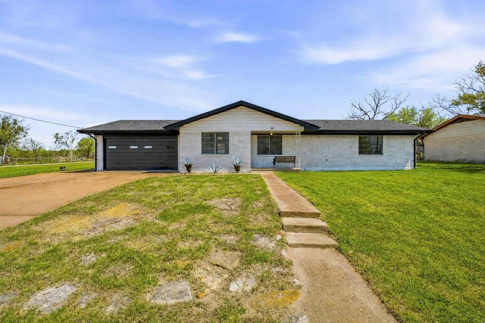 Unit for sale at 925 N Kirk Street, Hico, TX 76457