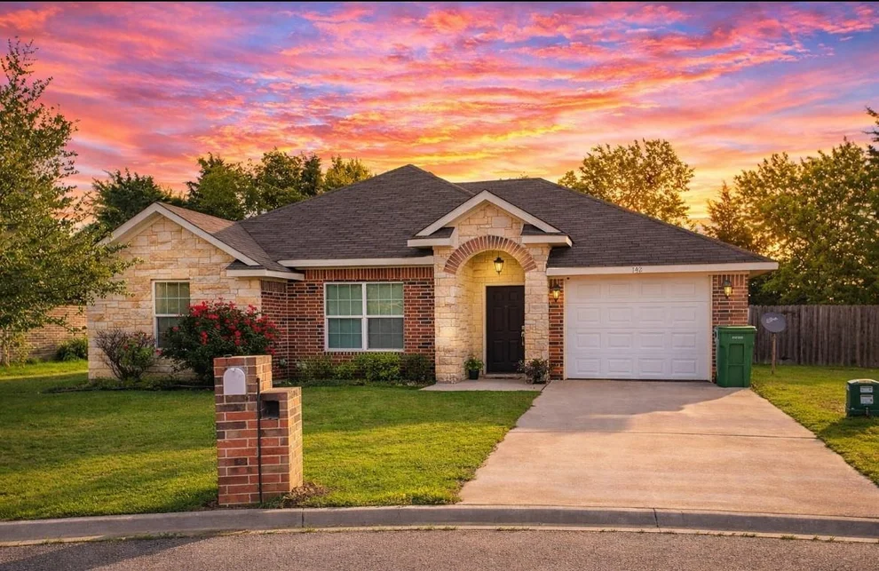 Unit for sale at 142 Tomahawk Drive, Waco, TX 76705