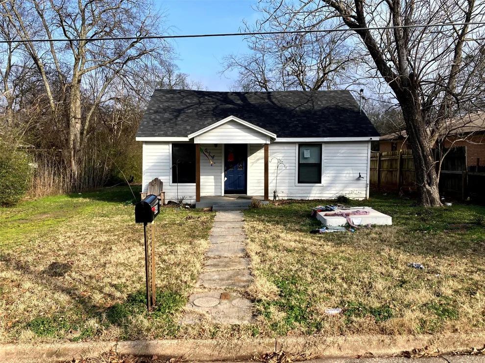 Unit for sale at 614 Beckworth Street, Sulphur Springs, TX 75482