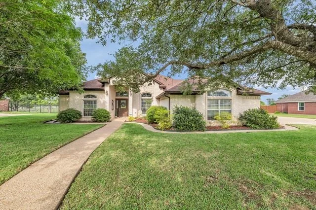 Unit for sale at 482 Sunland Park, Robinson, TX 76706