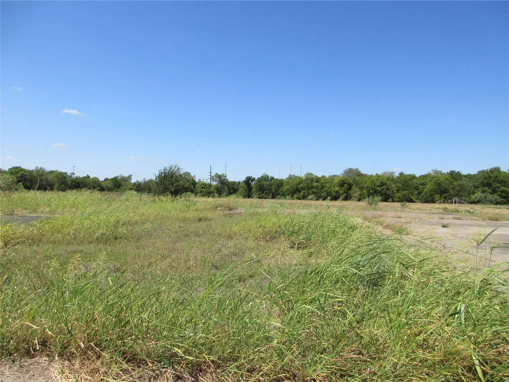 Unit for sale at None Commerce, Marlin, TX 76661