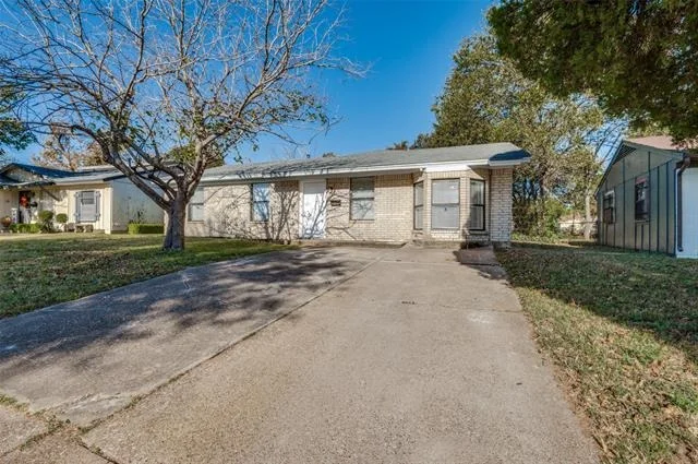 Unit for sale at 3919 Mehalia Drive, Dallas, TX 75241