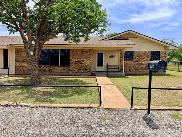 Unit for sale at 305 S Cleveland Avenue, Aspermont, TX 79502