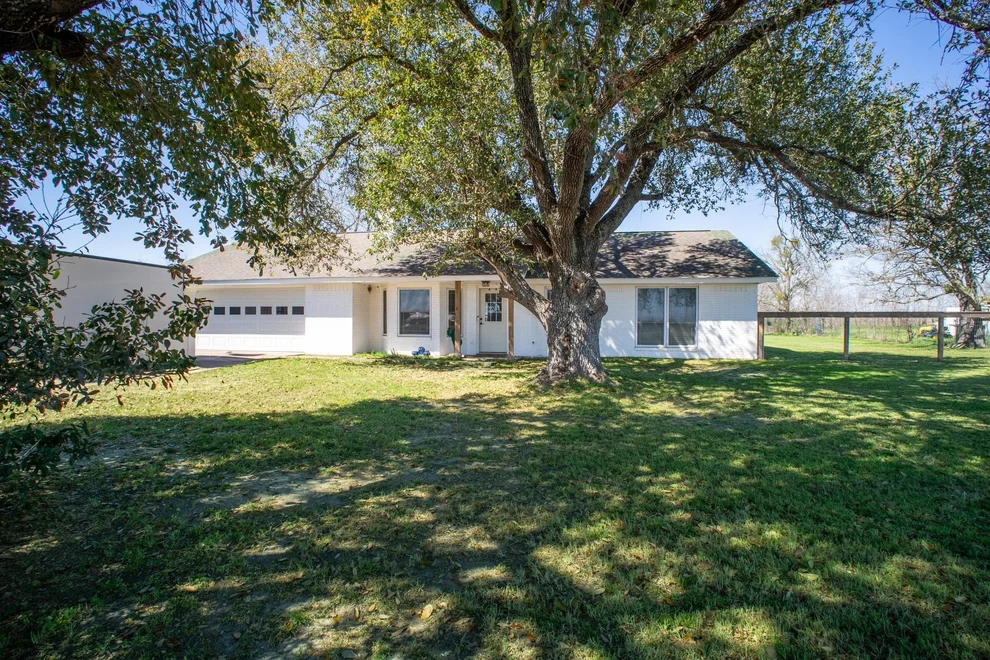 Unit for sale at 1916 S Hwy 14, Groesbeck, TX 76642