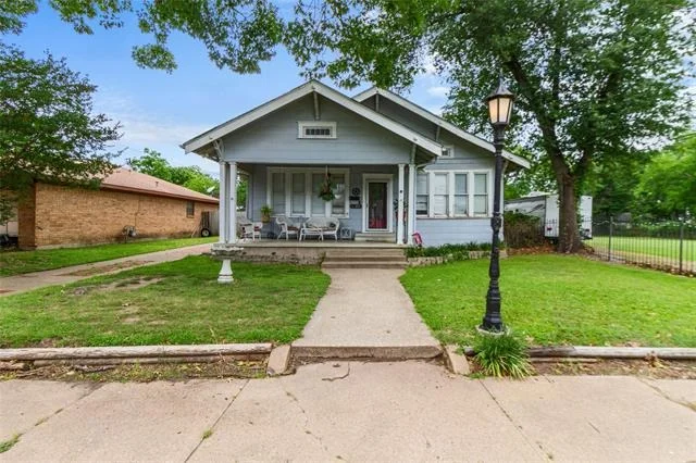 Unit for sale at 1594 W 4th Avenue, Corsicana, TX 75110