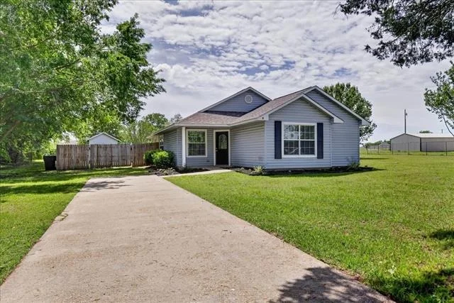 Unit for sale at 19515 E Market, Mabank, TX 75147